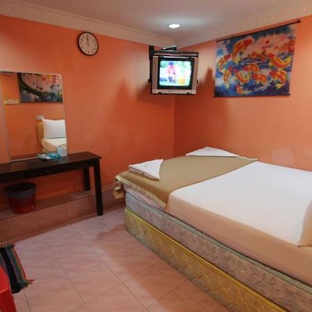 New Wave Hotel Sdn Bhd - Medan Batu-grotten Kamer foto