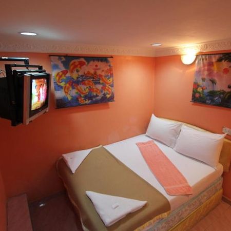 New Wave Hotel Sdn Bhd - Medan Batu-grotten Buitenkant foto